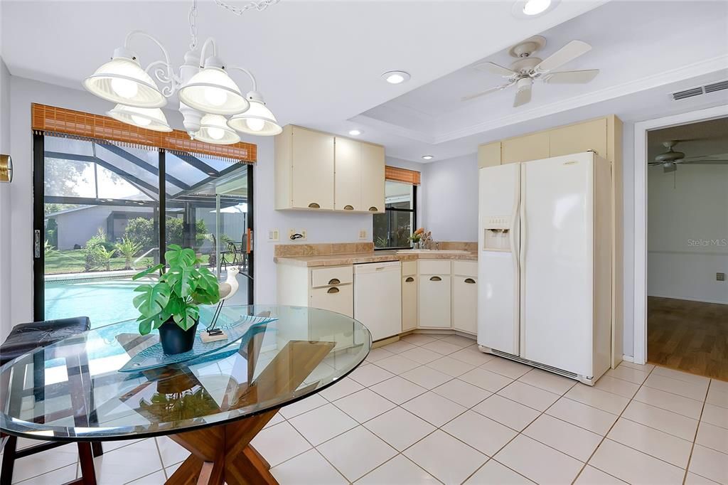Dining room, Interior, Kitchen, Recessed Lighting