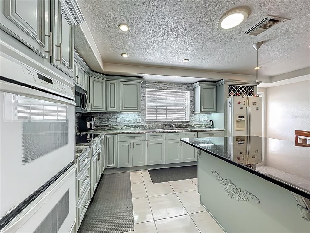 Interior, Kitchen, Pendant Lights, Recessed Lighting