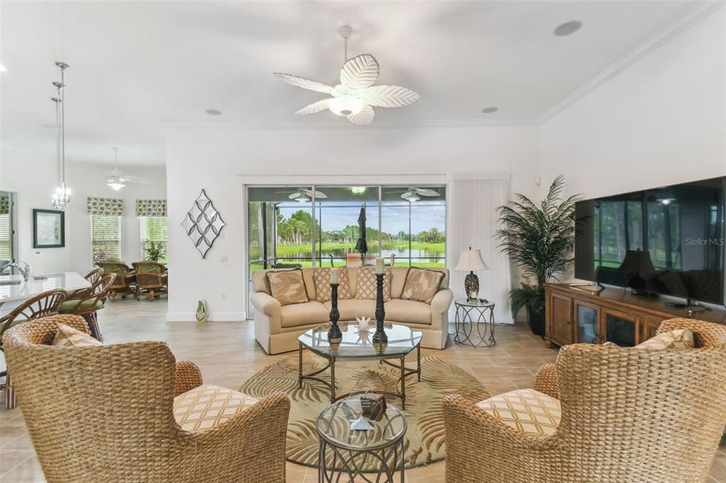 Dining room, Interior, Living room, Pendant Lights