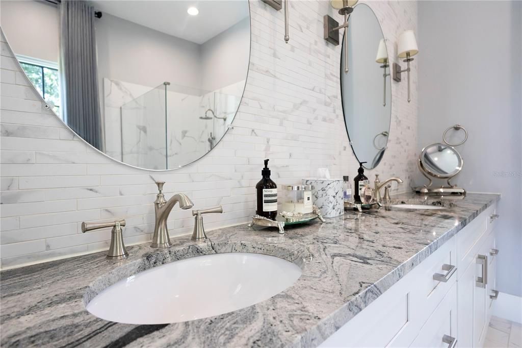 Bathroom, Dual Sink Vanities, Interior, Recessed Lighting