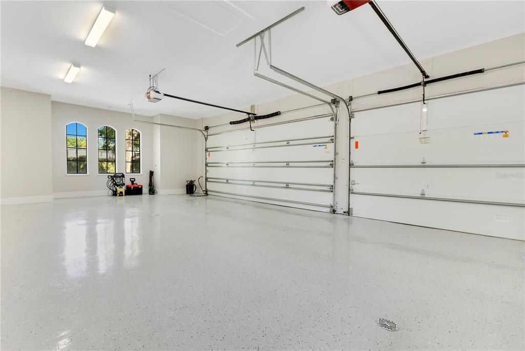 Garage, Interior