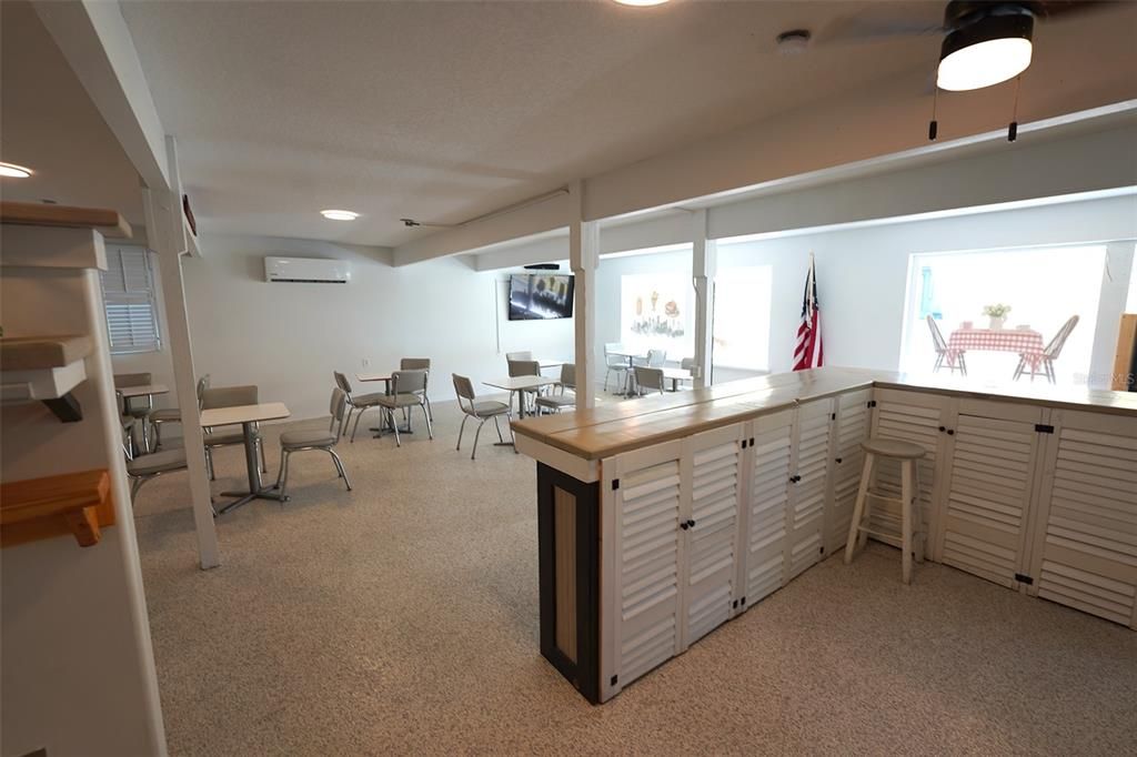 Dining room, Interior, Recessed Lighting