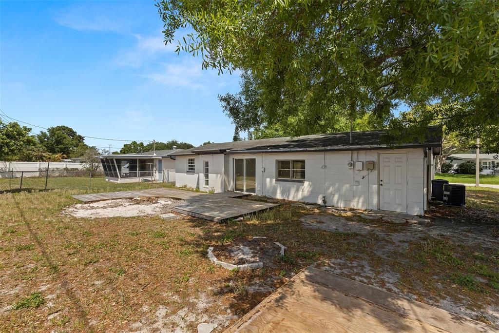 Backyard, Exterior