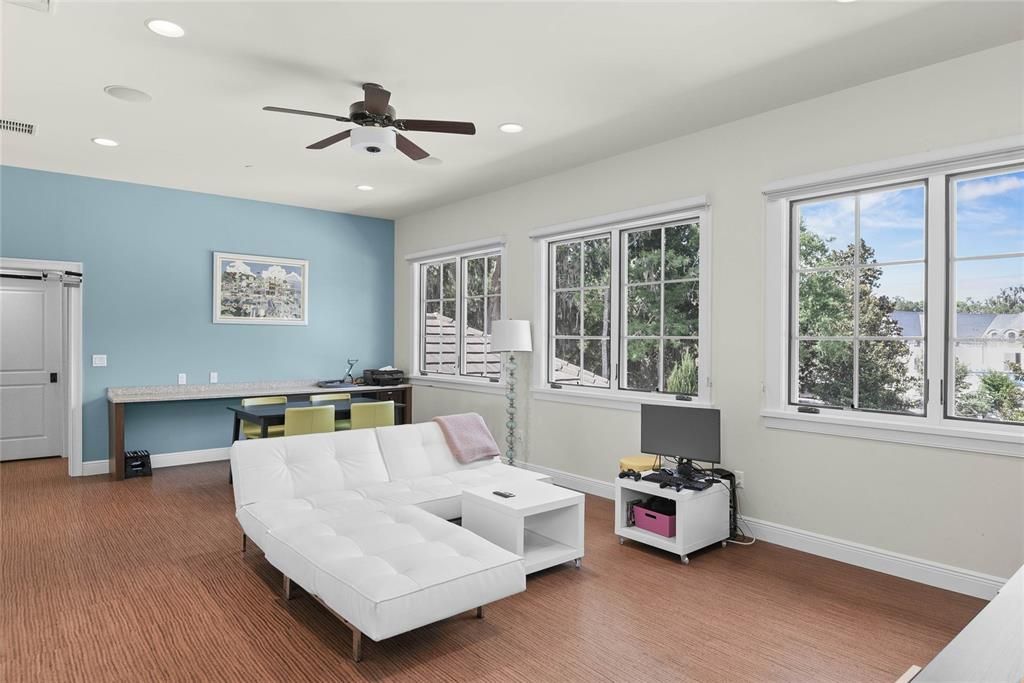 Interior, Recessed Lighting, Wood Texture Flooring