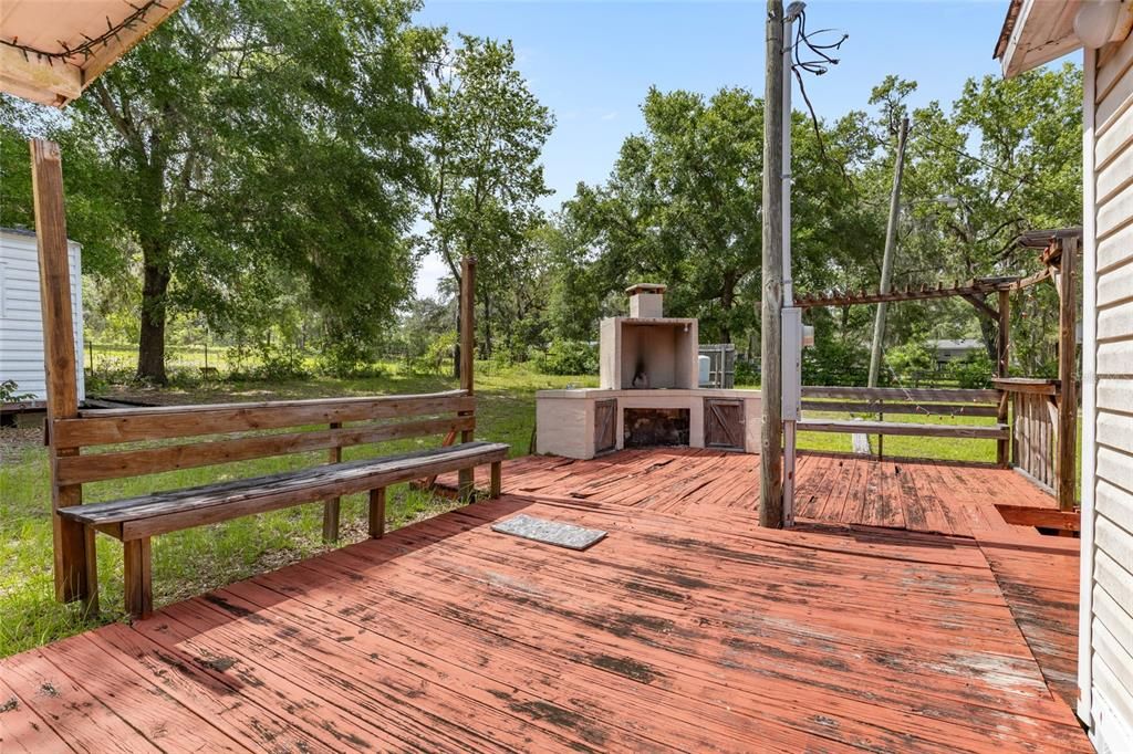 Exterior, Wood Texture Flooring
