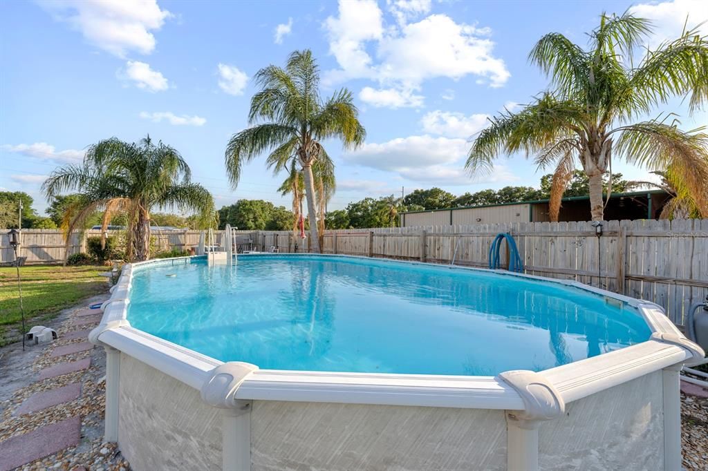 Exterior, Pool
