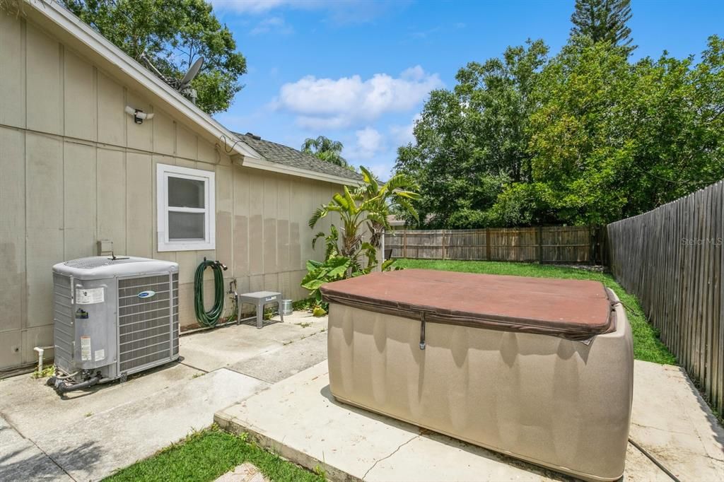 Exterior, Hot Tub