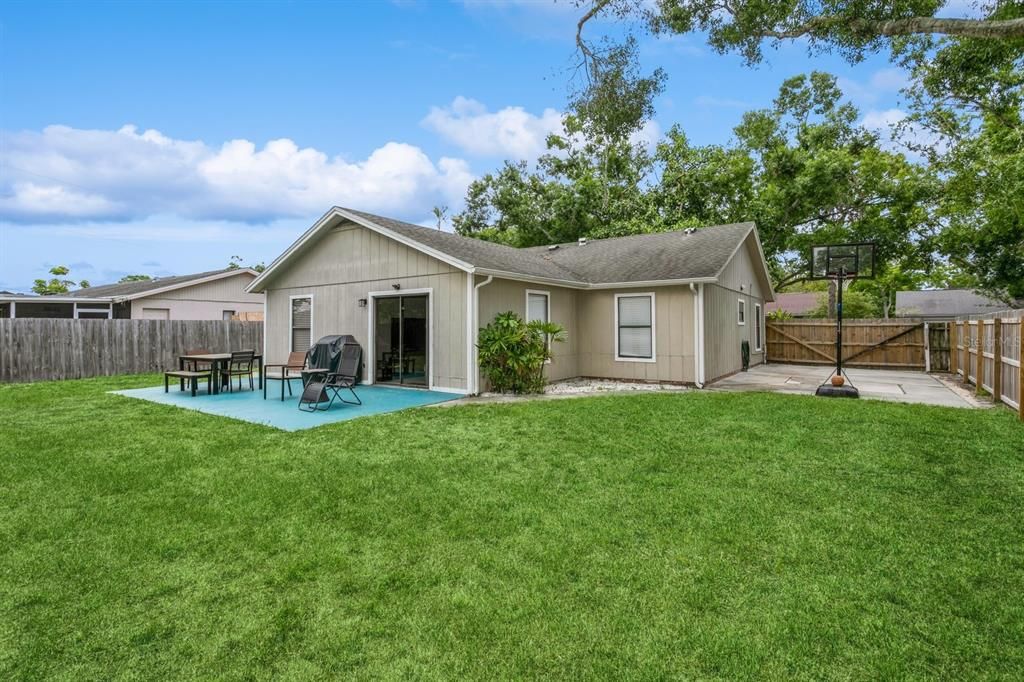 Backyard, Exterior