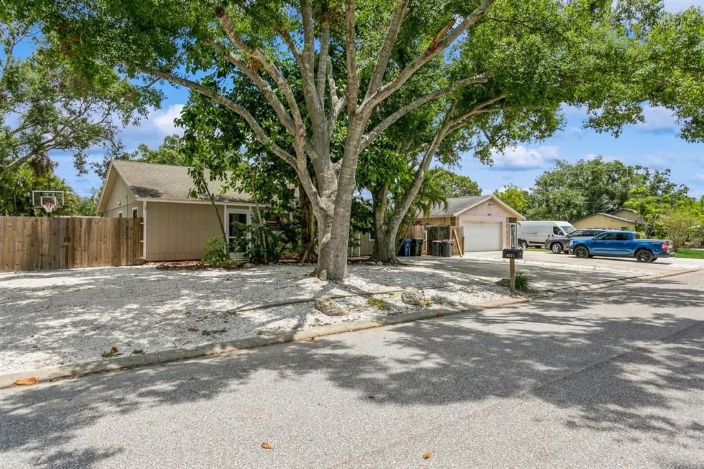 Detached Garage, Exterior