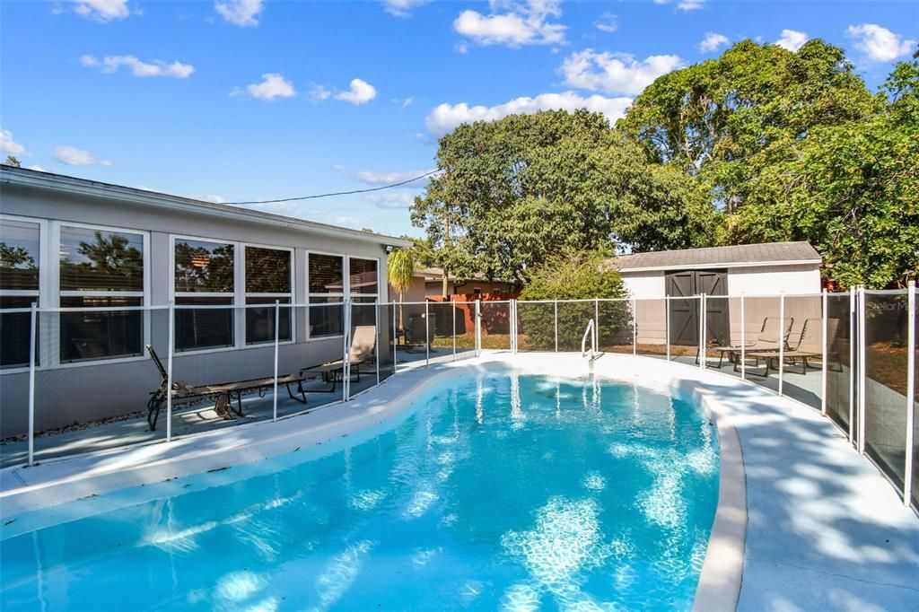 Exterior, Pool