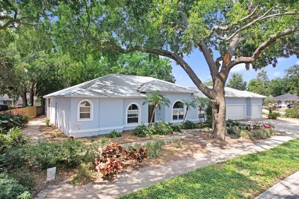 Backyard, Exterior, Facade, Ranch