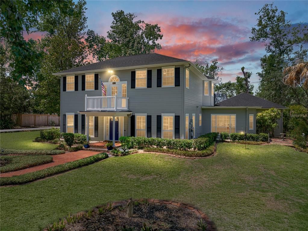Backyard, Exterior, Facade, Raised Ranch