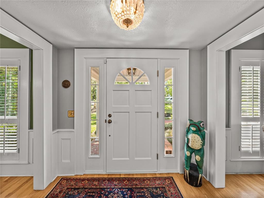 Chandelier, Interior, Wood Texture Flooring
