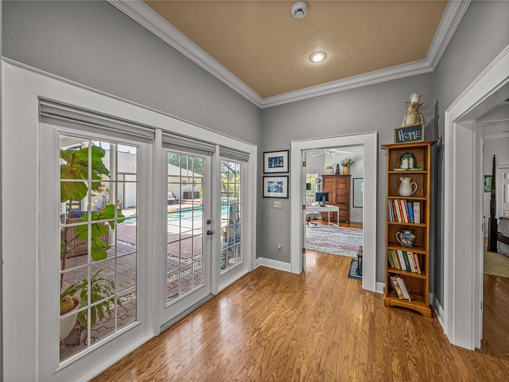 Interior, Recessed Lighting, Wood Texture Flooring