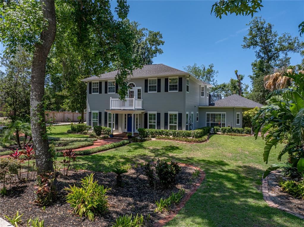 Backyard, Exterior, Facade, Split Level