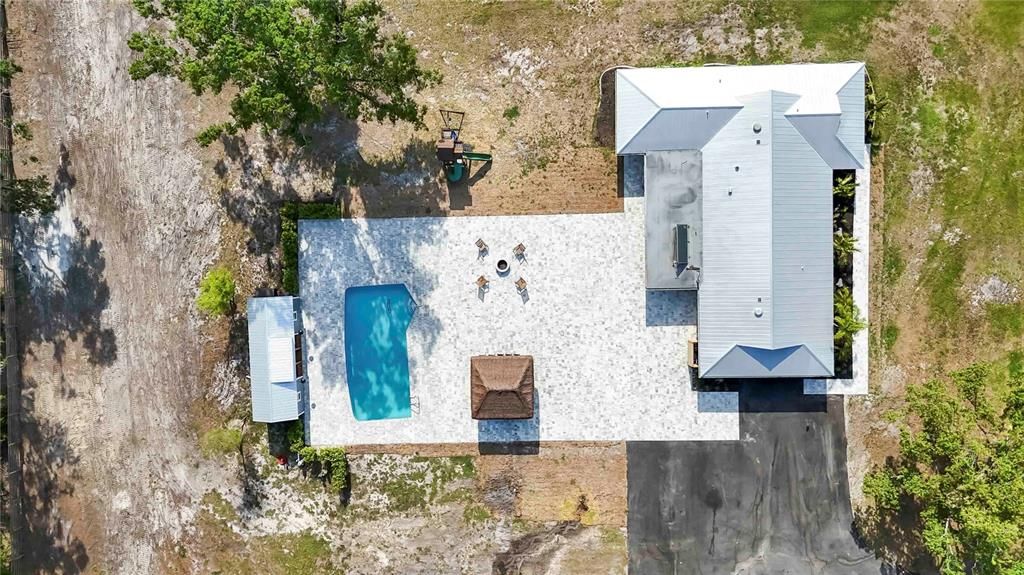 Exterior, Drone