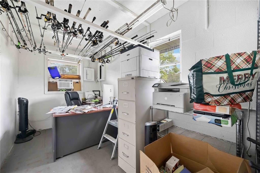 Home Office, Interior