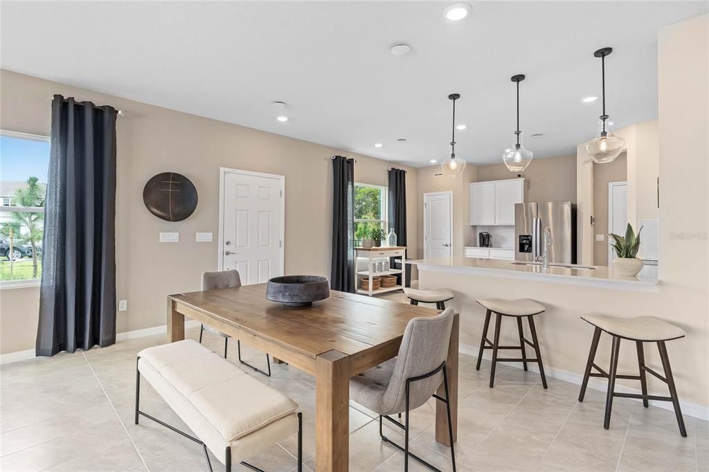 Dining room, Interior, Kitchen, Pendant Lights, Recessed Lighting, Stainless Steel Appliances