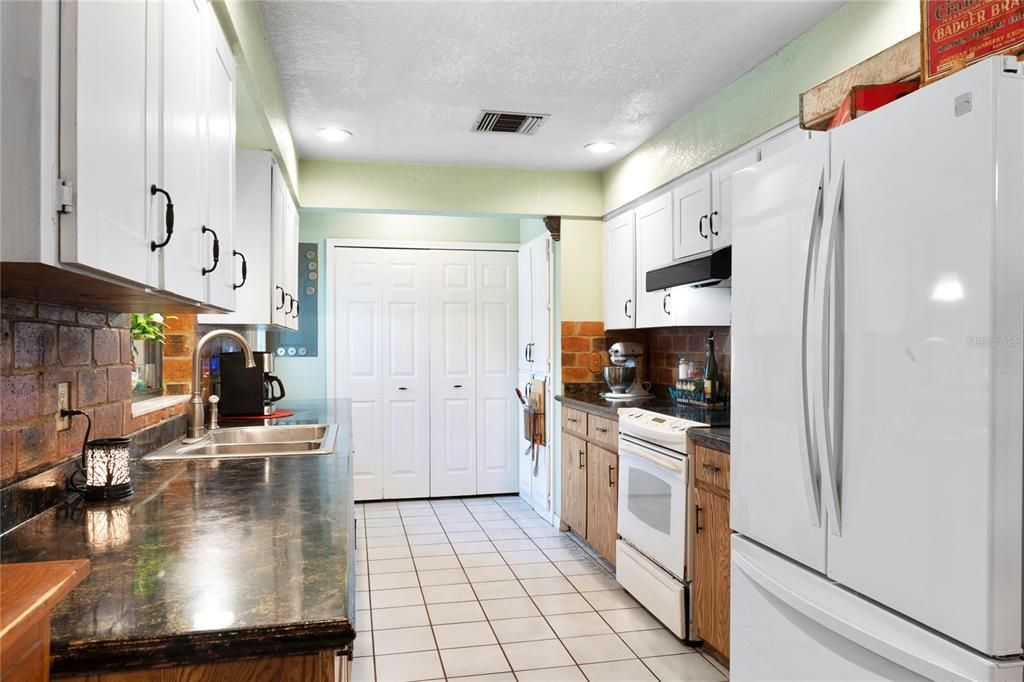 Interior, Kitchen, Recessed Lighting