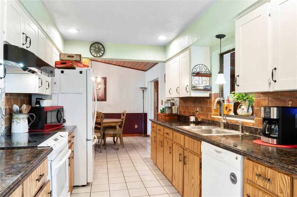 Dining room, Interior, Kitchen, Pendant Lights, Recessed Lighting