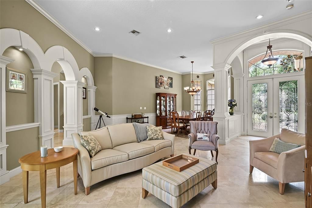 Chandelier, Dining room, Interior, Living room, Pendant Lights, Recessed Lighting