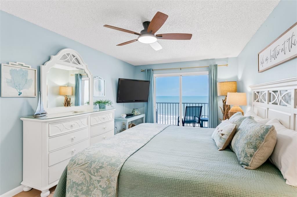 Bedroom, Interior, Water