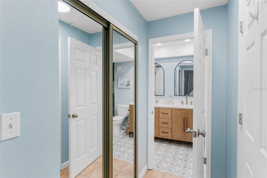 Bathroom, Interior, Recessed Lighting