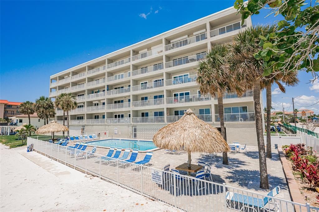 Exterior, Pool