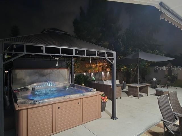 Exterior, Hot Tub