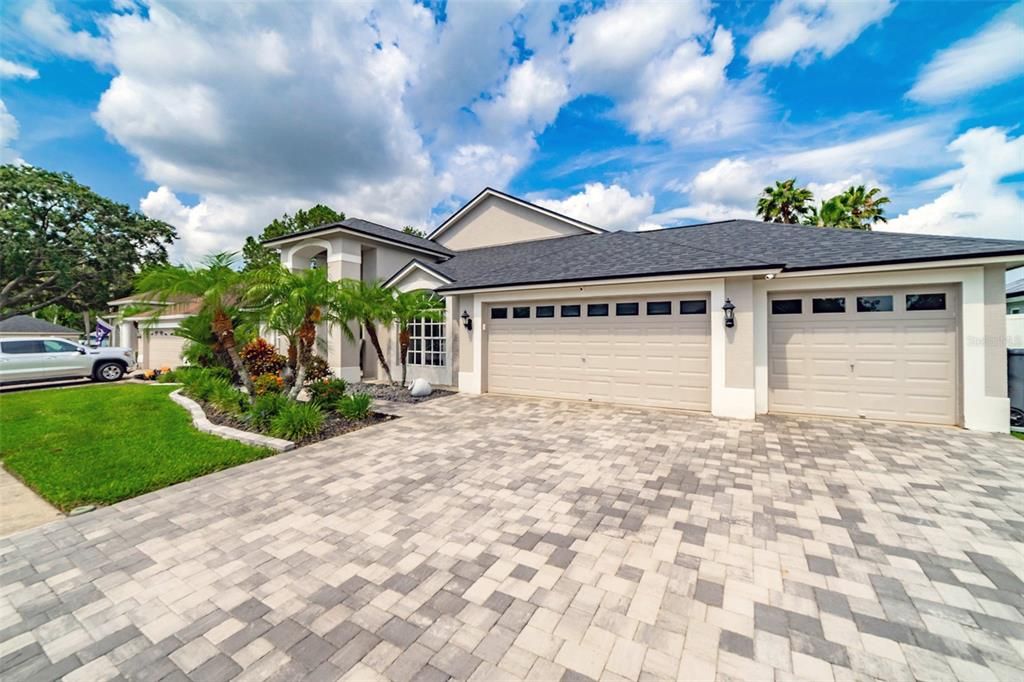 Attached, Exterior, Facade, Ranch