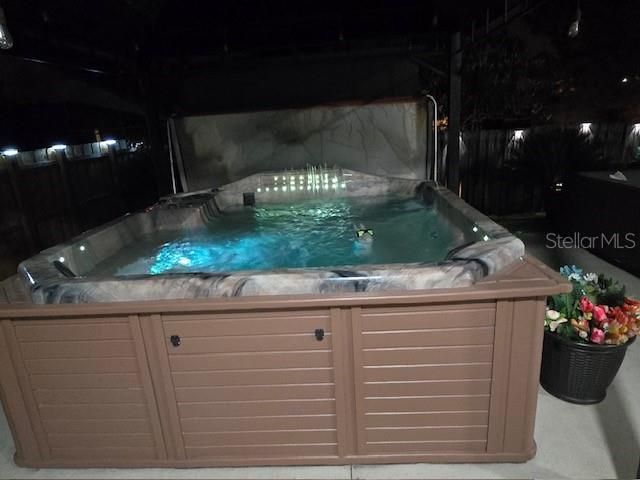 Exterior, Hot Tub