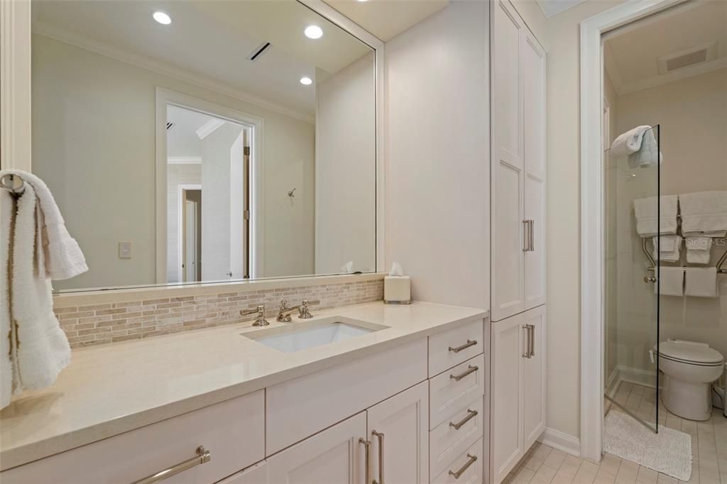 Bathroom, Interior, Recessed Lighting
