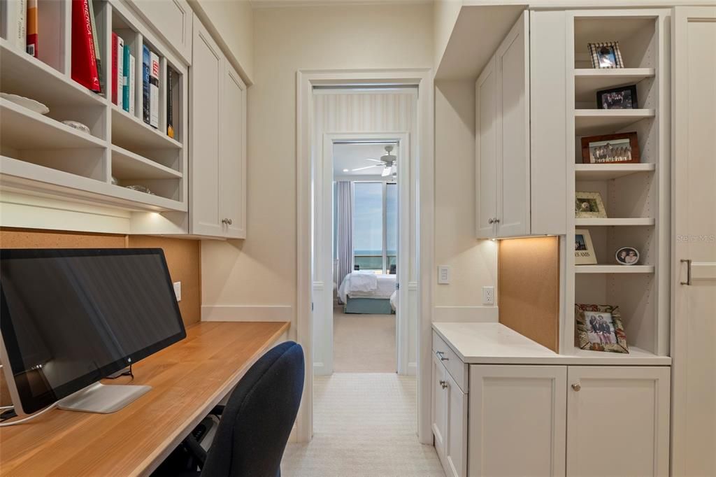 Home Office, Interior, Water