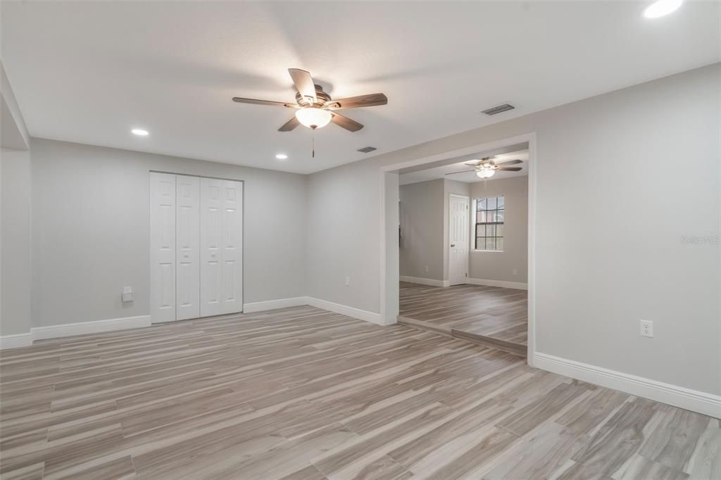 Empty room, Interior, Recessed Lighting, Wood Texture Flooring