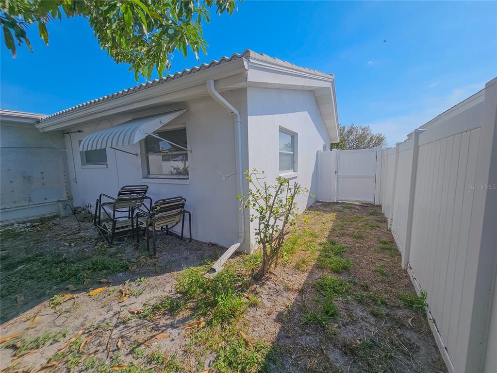 Backyard, Exterior