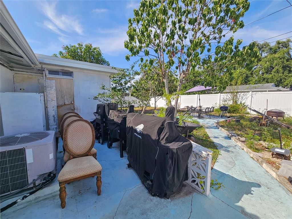 Backyard, Exterior