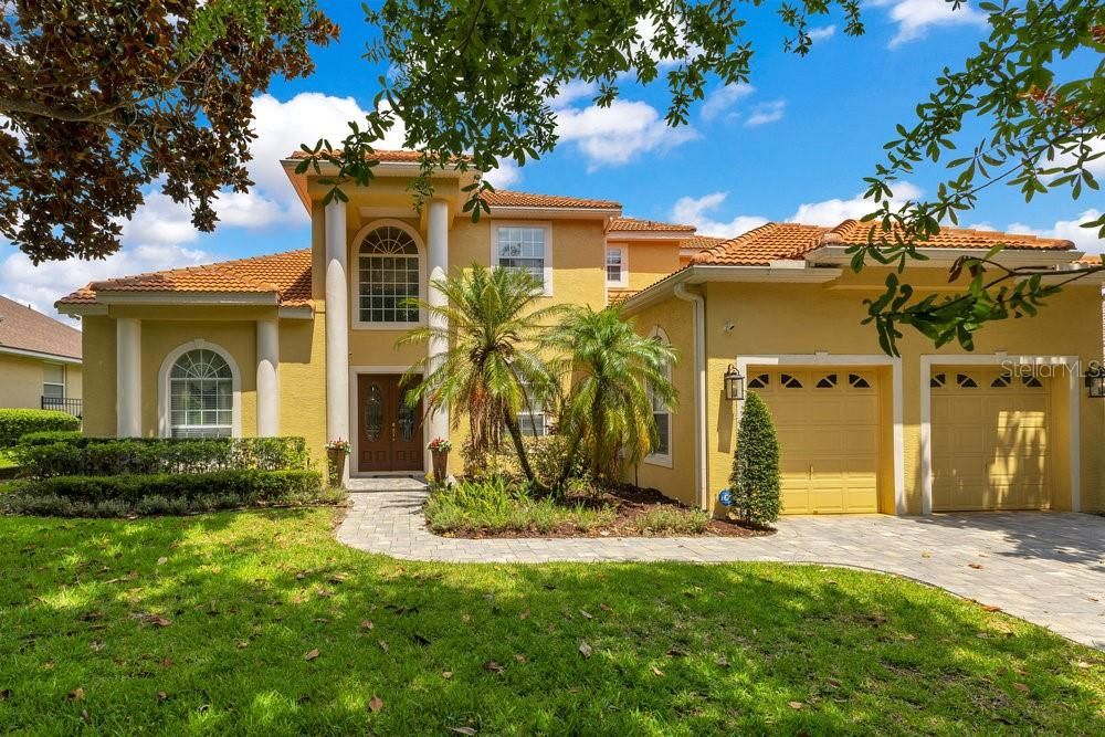 Attached, Exterior, Facade, Mediterranean