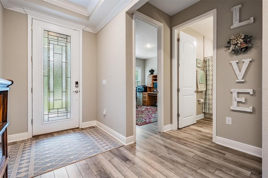 Interior, Recessed Lighting, Wood Texture Flooring