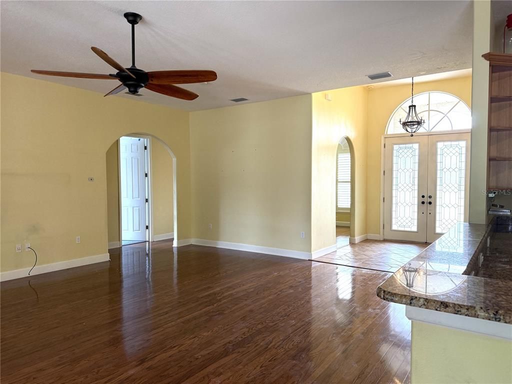 Interior, Pendant Lights, Wood Texture Flooring
