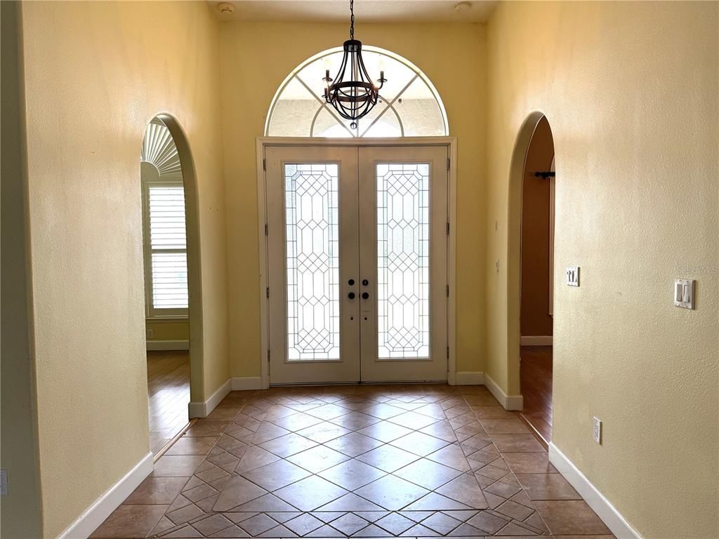Chandelier, Interior, Pendant Lights