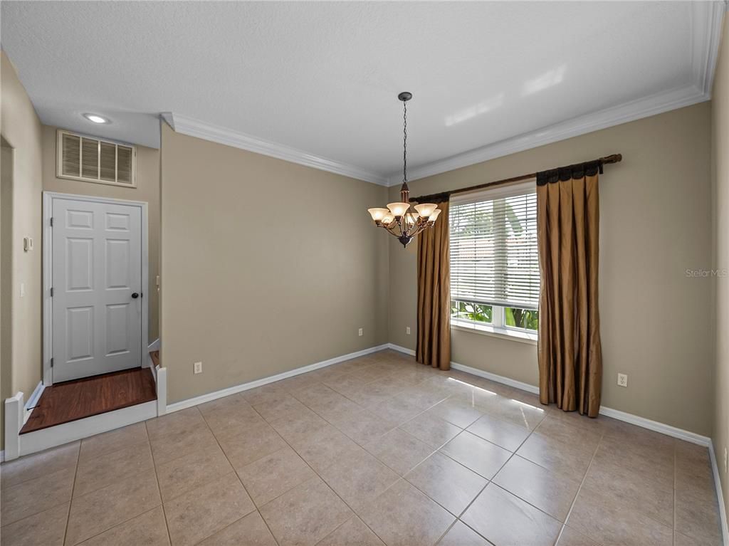 Chandelier, Empty room, Interior, Recessed Lighting