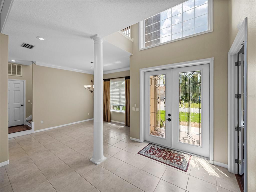 Chandelier, Empty room, Interior, Pendant Lights, Recessed Lighting