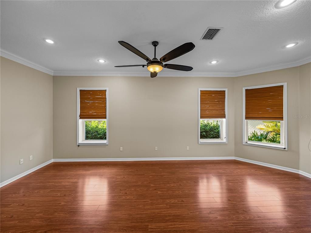Empty room, Interior, Recessed Lighting, Wood Texture Flooring