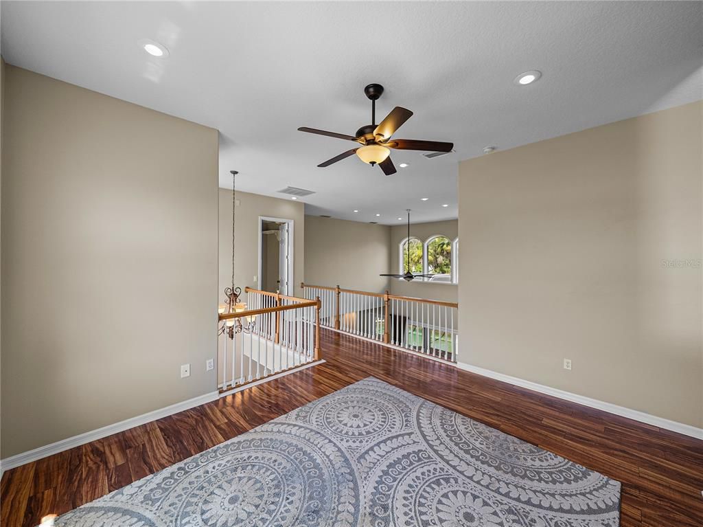 Interior, Recessed Lighting, Wood Texture Flooring