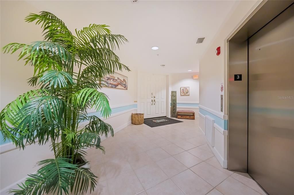 Elevator, Interior, Recessed Lighting