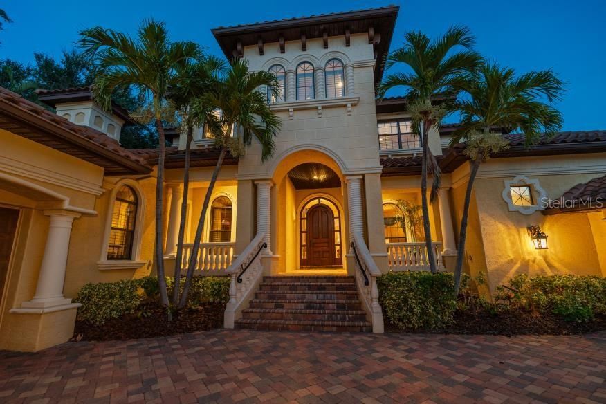 Exterior, Facade, Mediterranean