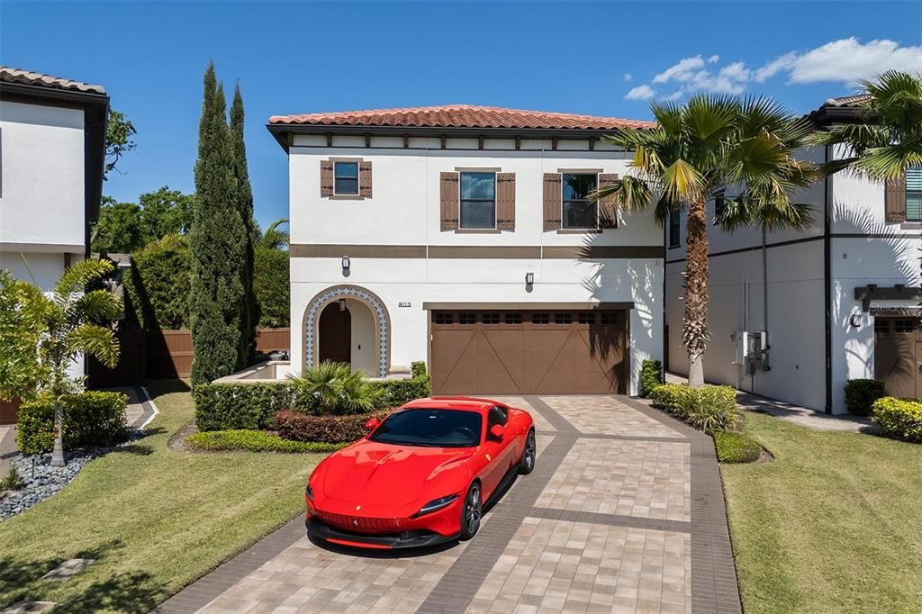 Attached, Exterior, Facade, Mediterranean
