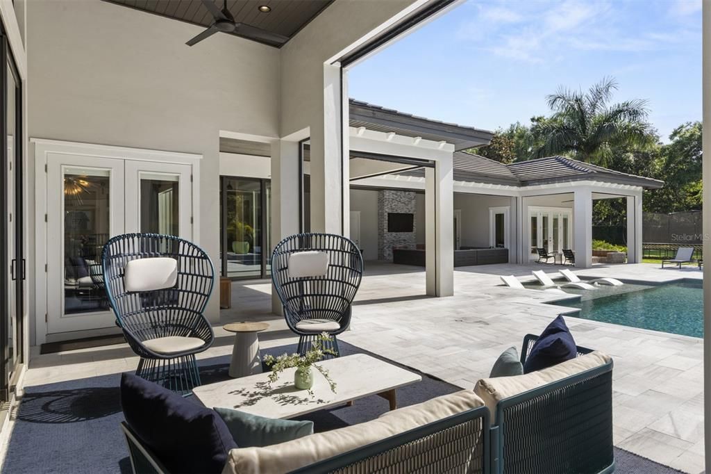 Exterior, Pool