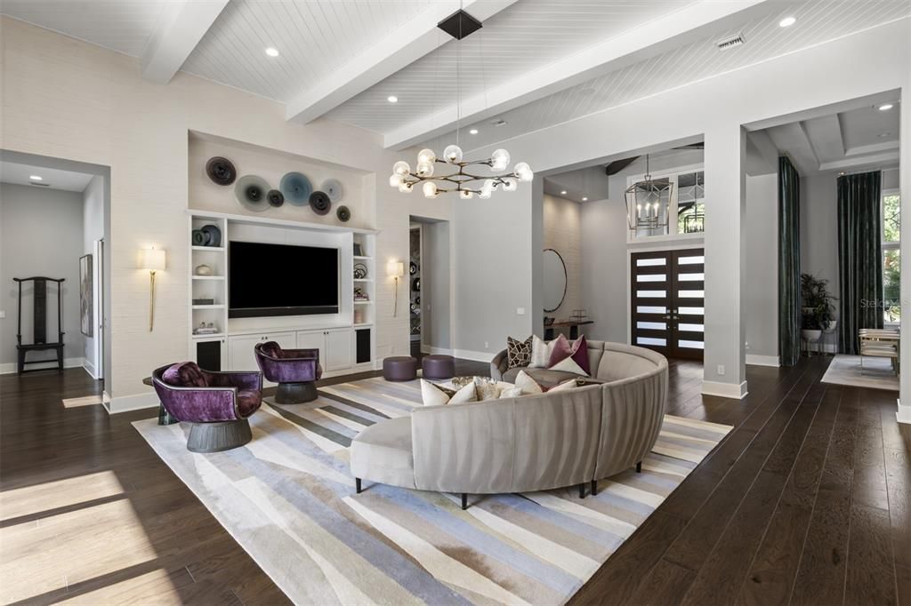Interior, Living room, Pendant Lights, Recessed Lighting, Wood Texture Flooring