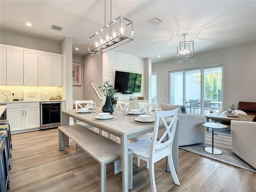 Chandelier, Dining room, Interior, Kitchen, Pendant Lights, Recessed Lighting, Wood Texture Flooring